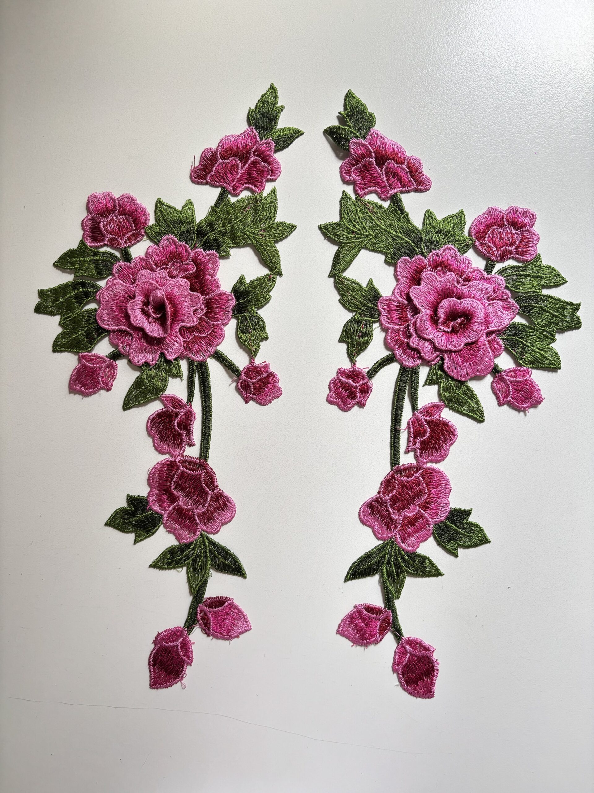 Flores rosas con 🍃 x 2