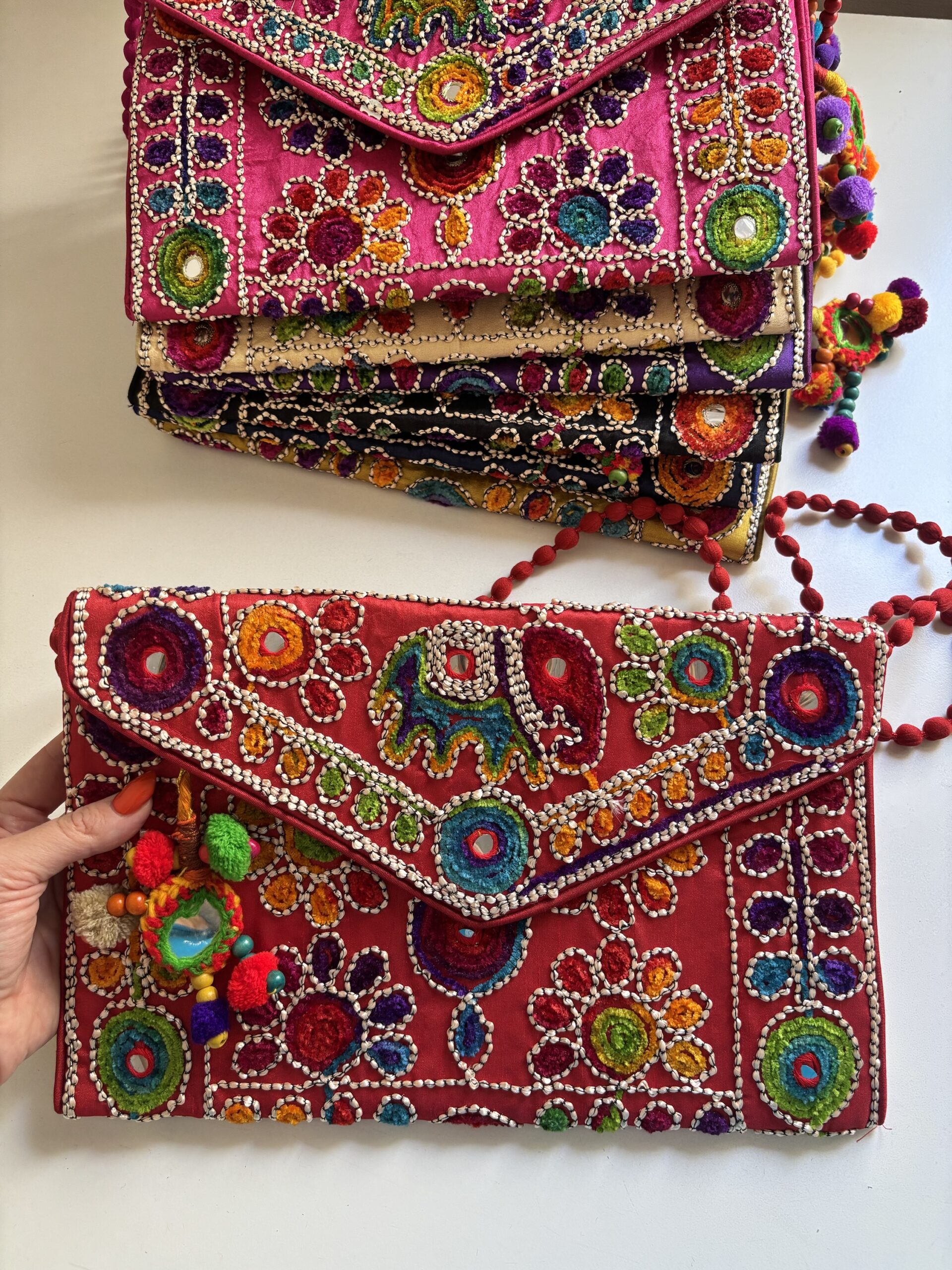 Sobre India Chic rojo - Imagen 3