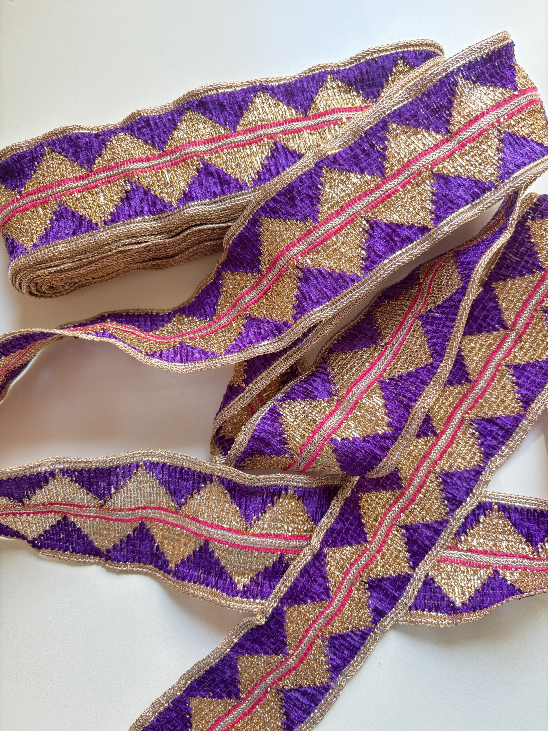 Violeta con dorado 💜💛